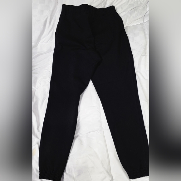 NWOT...SPANX Black Joggers Sleek Versatile Design Women's Size S - Picture 4 of 12